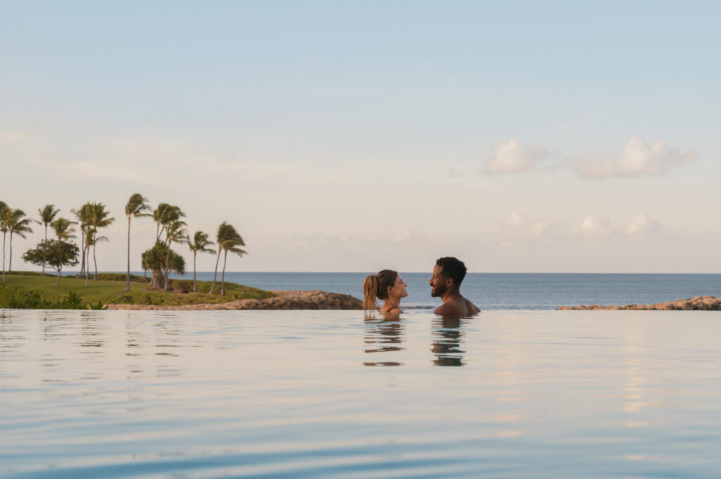 Aulani - Infinity Pool overlooking the ocean